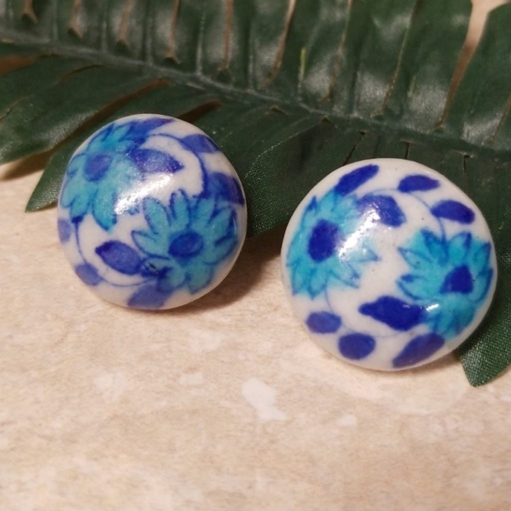 E869 Unique Floral Ceramic Post Back Earrings 6$